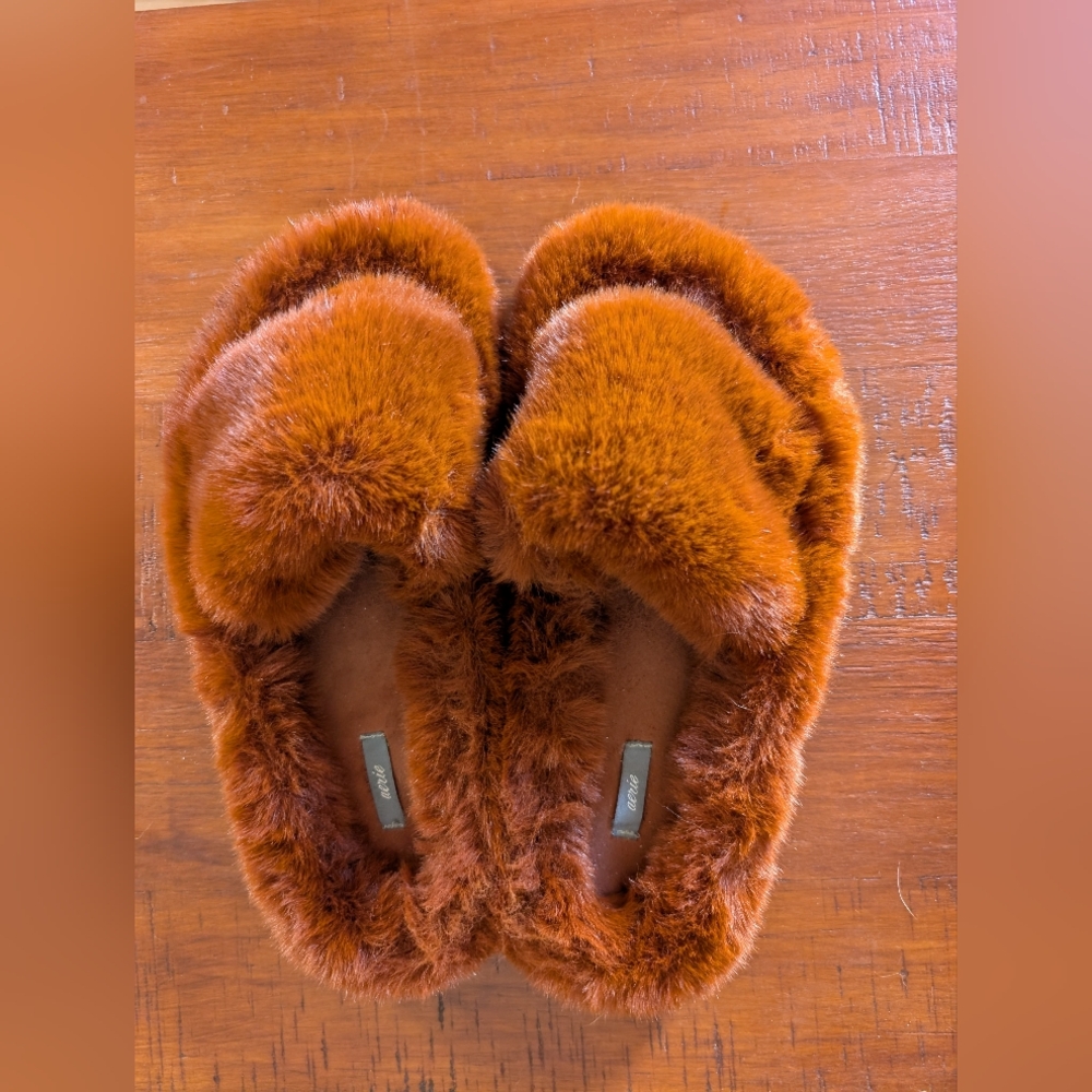 Cozy Faux Fur Slippers By Aerie Size 8